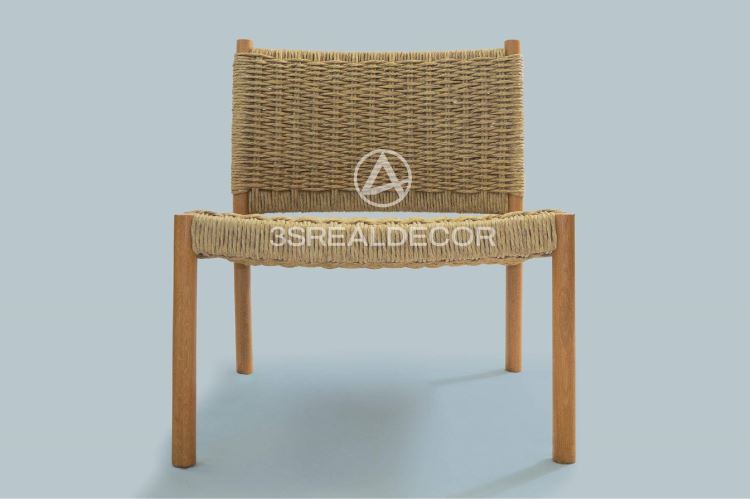 LOUNGE CHAIR